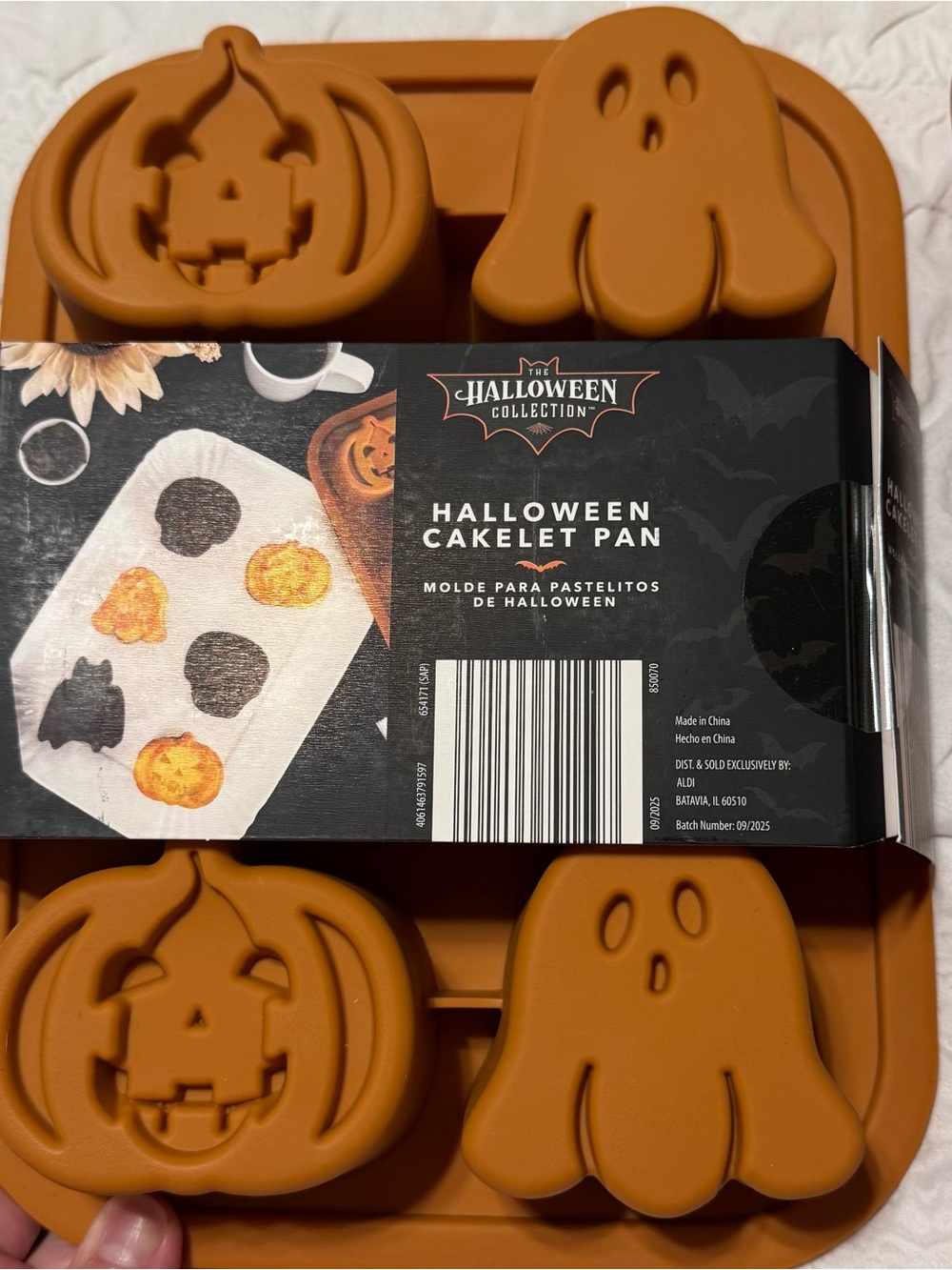 Halloween Collection Orange Silicone Halloween Cakelet Pan
